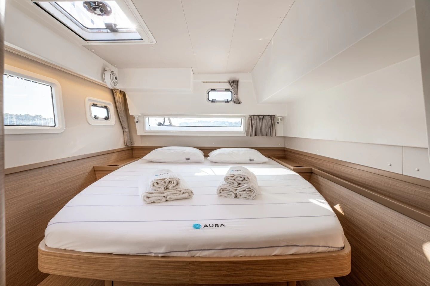 Lagoon 42 | Aura