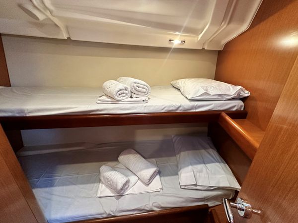 Beneteau 43 | Errika