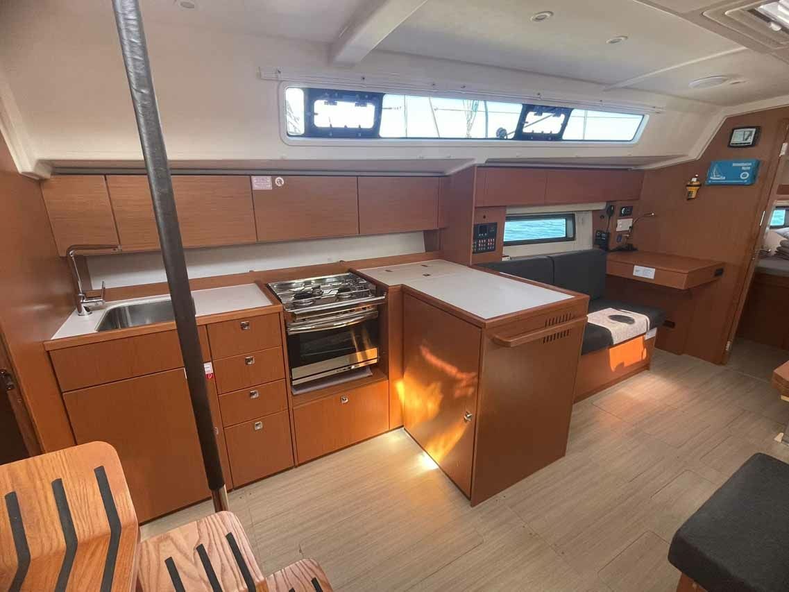 Bavaria C42 | Paella