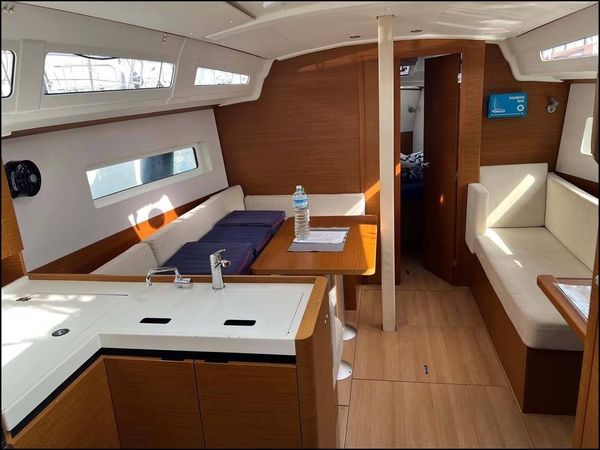 Jeanneau Sun Odyssey 380 | Golden Eye
