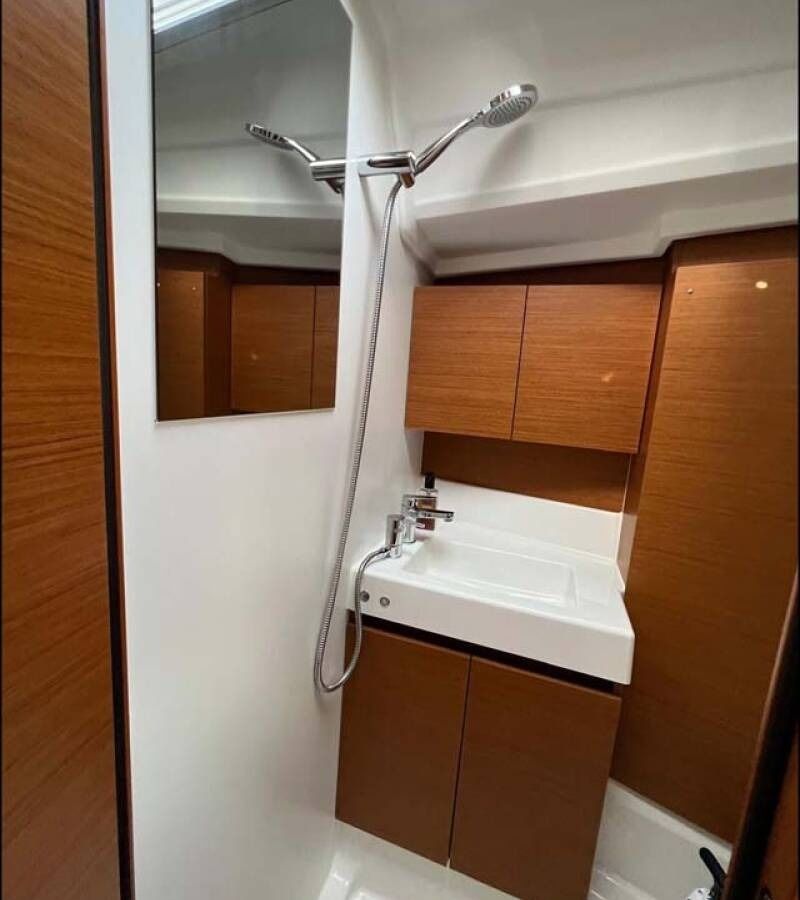 Jeanneau Sun Odyssey 380 | Golden Eye