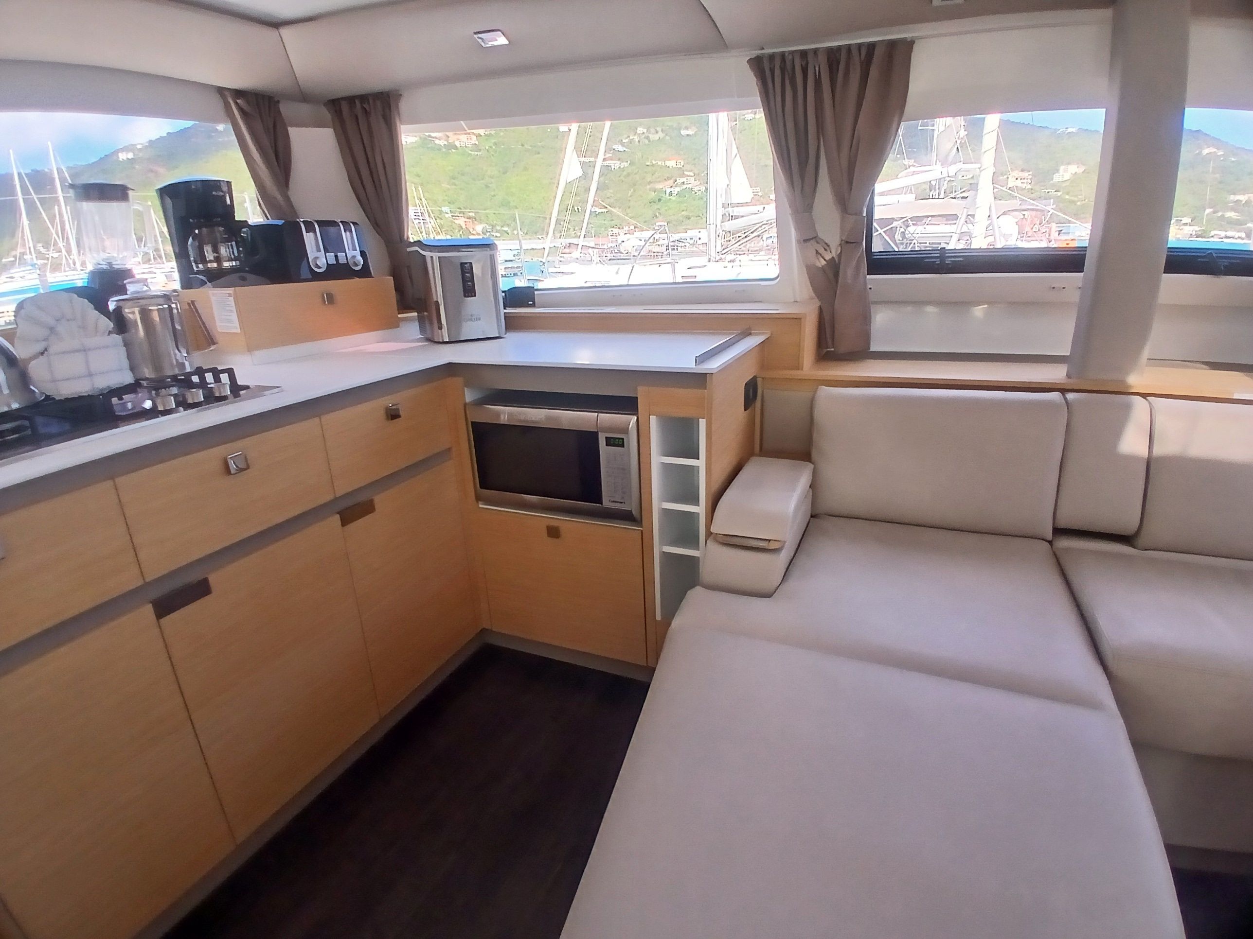 Fountaine Pajot Elba 45 | Winged Arrow 2