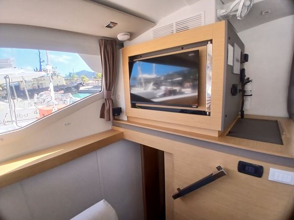 Fountaine Pajot Elba 45 | Winged Arrow 2