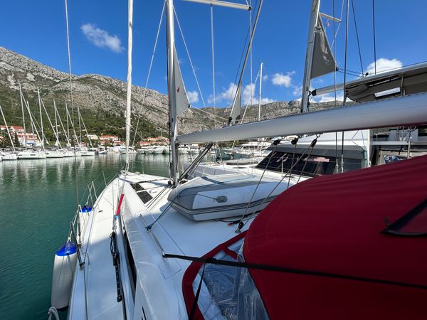 Beneteau Oceanis 46.1 | Bumblebee