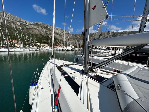 Beneteau Oceanis 46.1 | Bumblebee