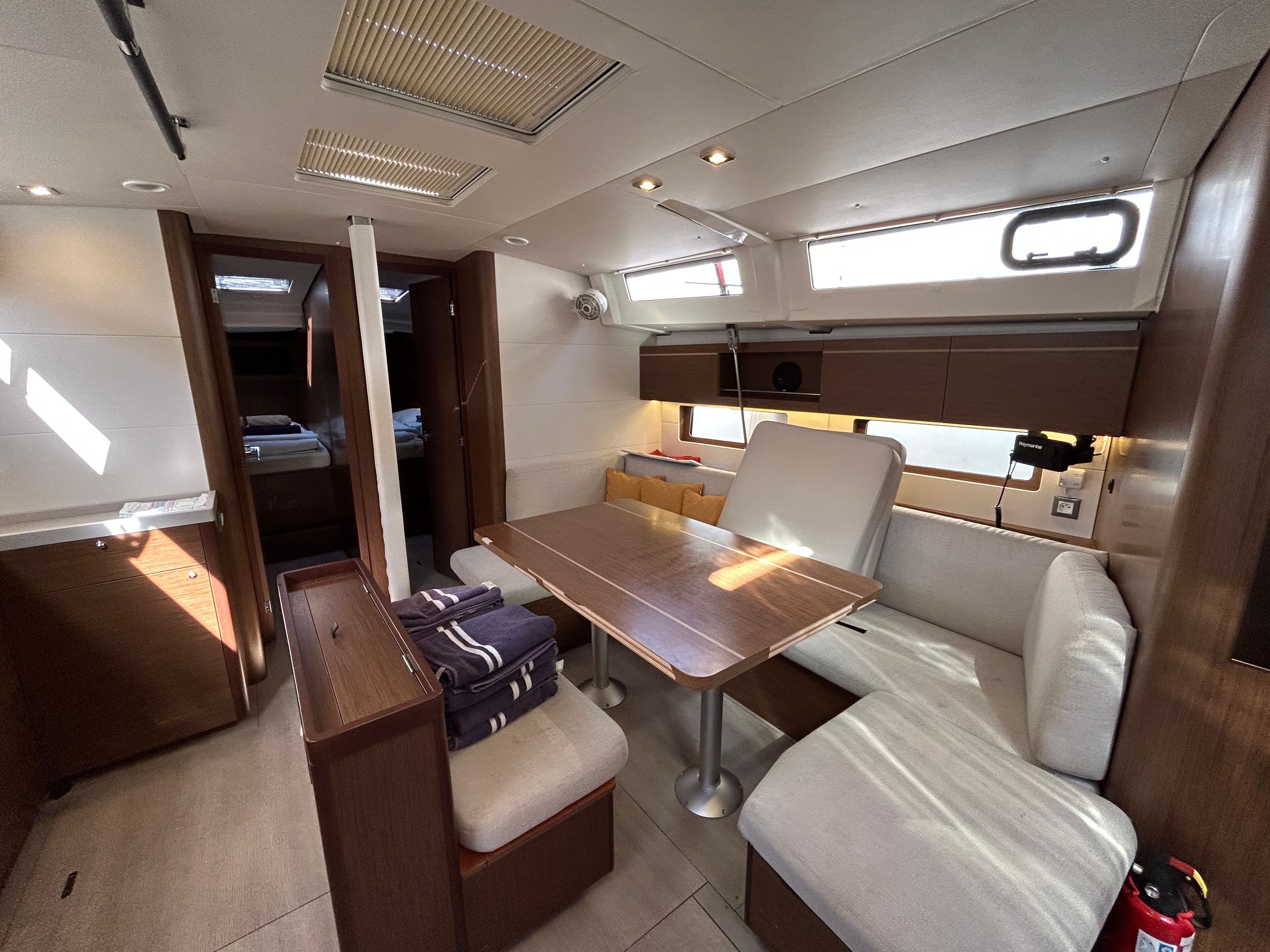 Beneteau Oceanis 46.1 | Bumblebee