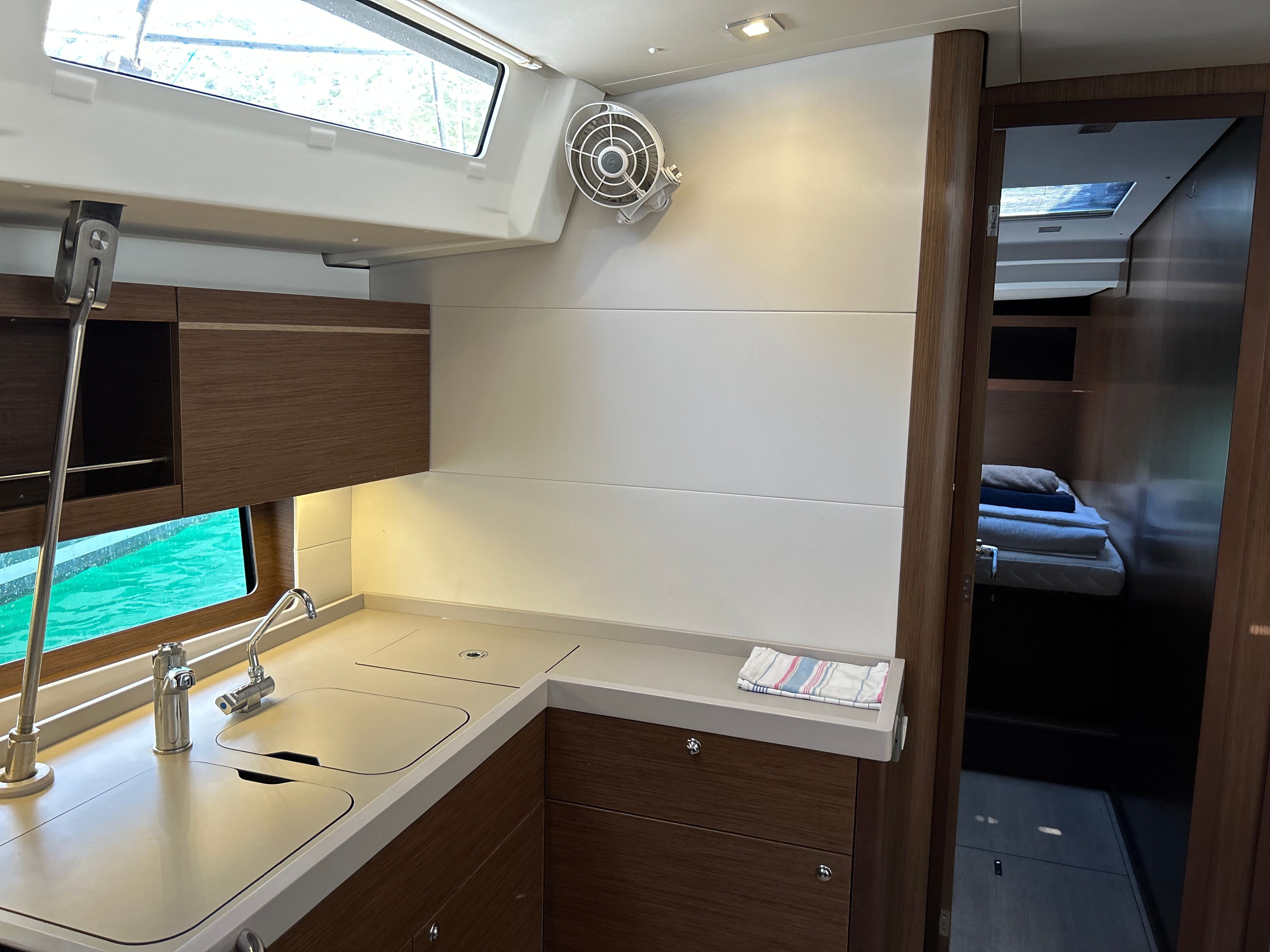 Beneteau Oceanis 46.1 | Bumblebee