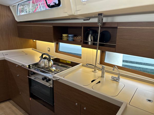 Beneteau Oceanis 46.1 | Bumblebee