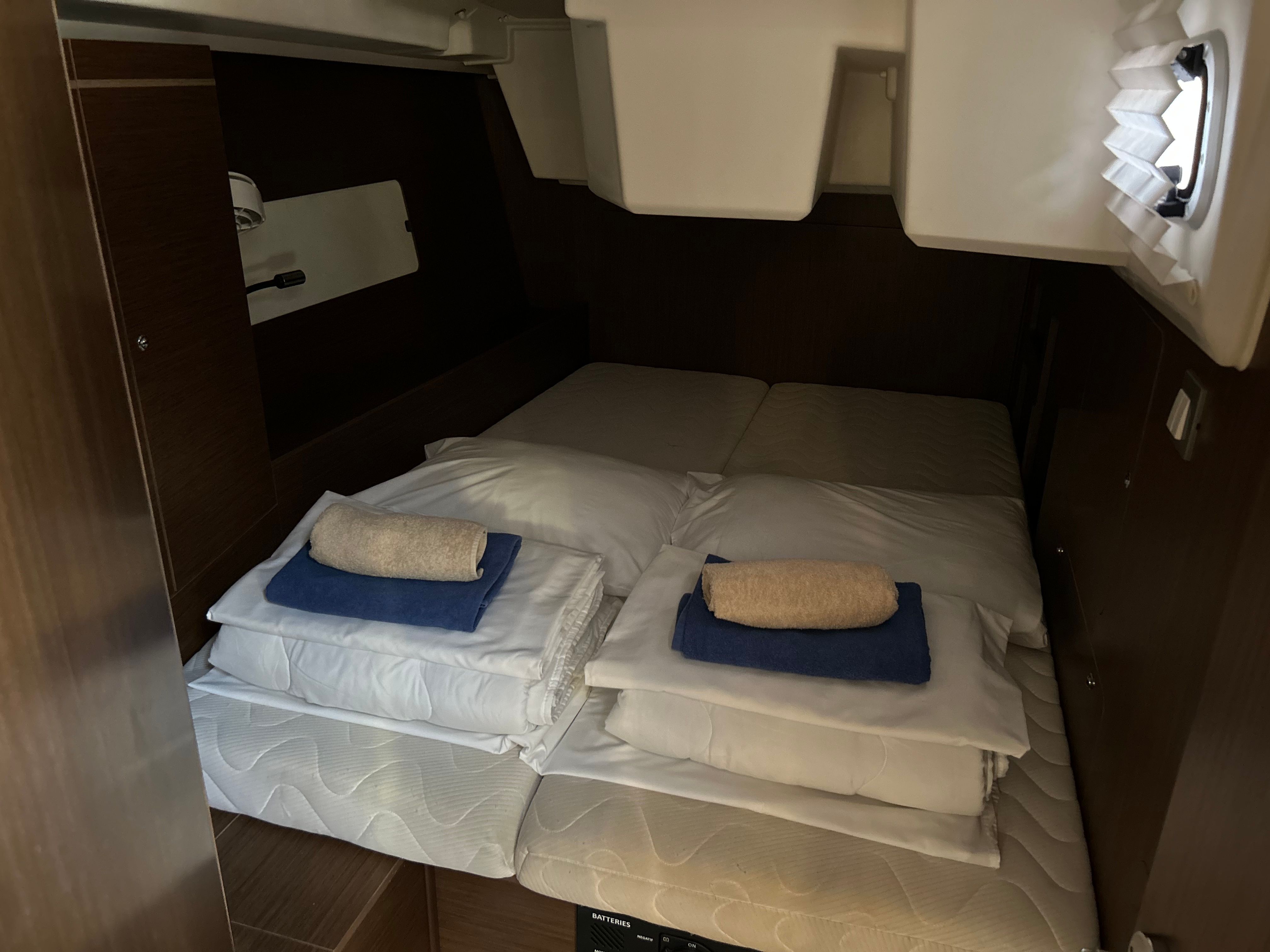 Beneteau Oceanis 46.1 | Bumblebee