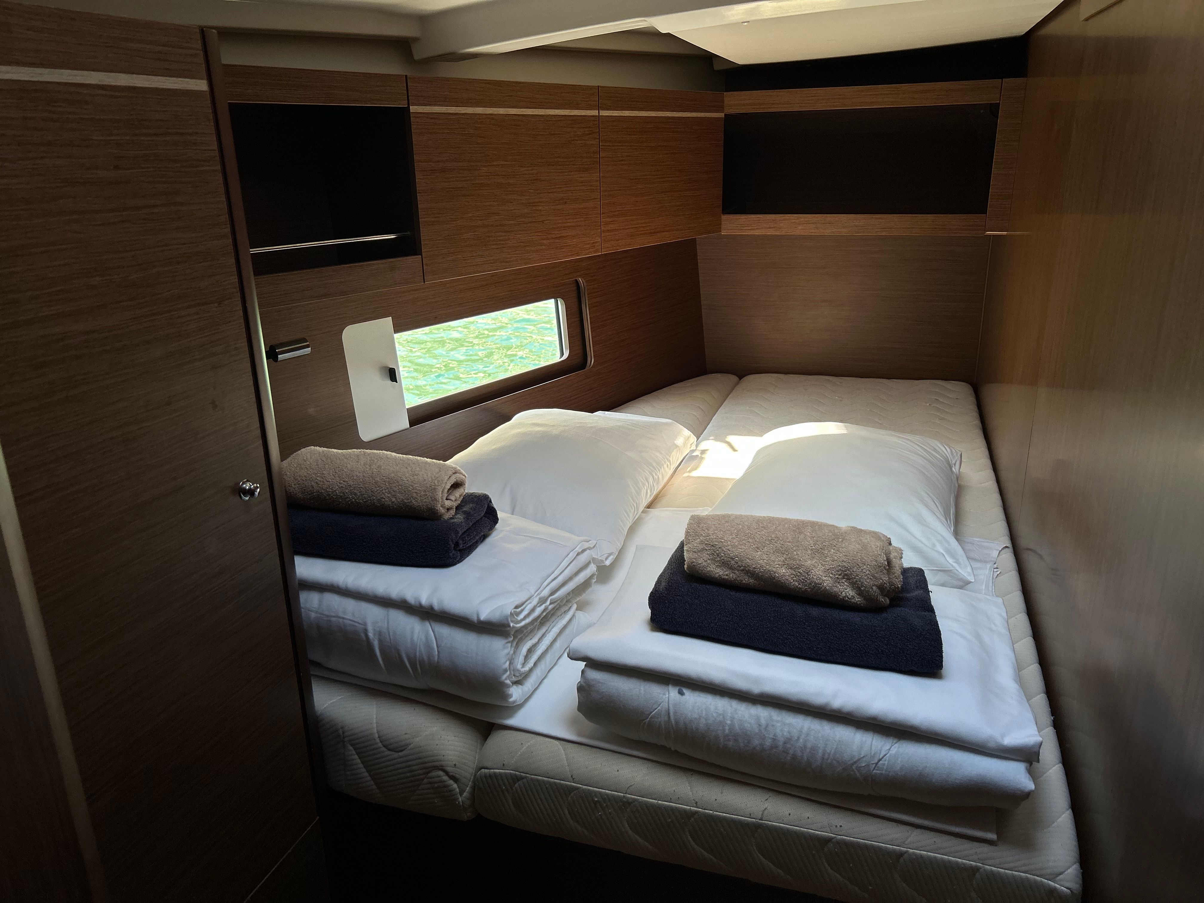 Beneteau Oceanis 46.1 | Bumblebee