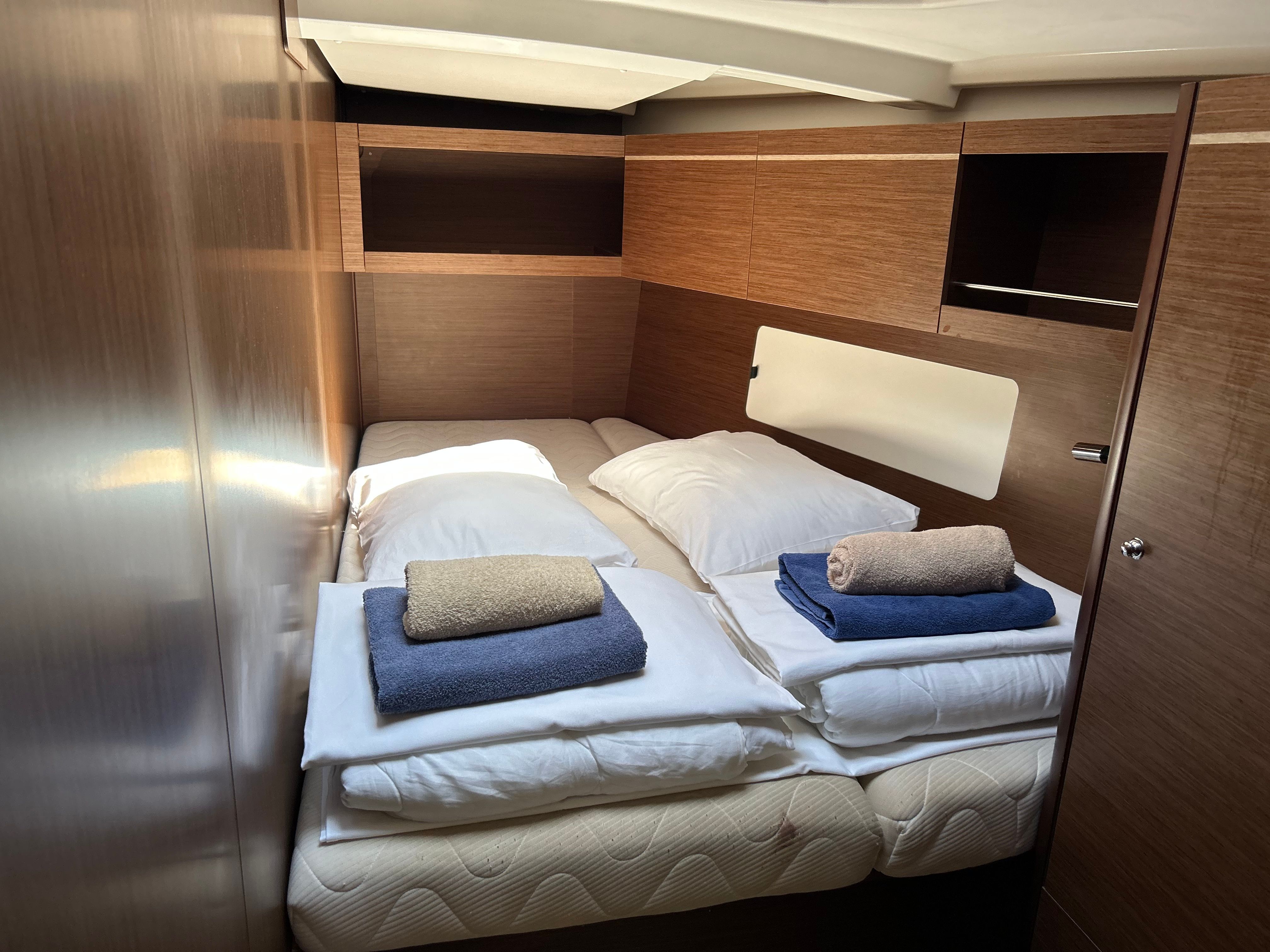 Beneteau Oceanis 46.1 | Bumblebee