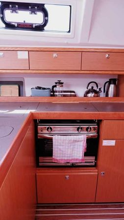 Bavaria Cruiser 37 | Catalina