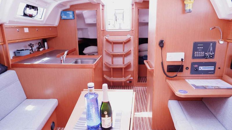 Bavaria Cruiser 37 | Catalina