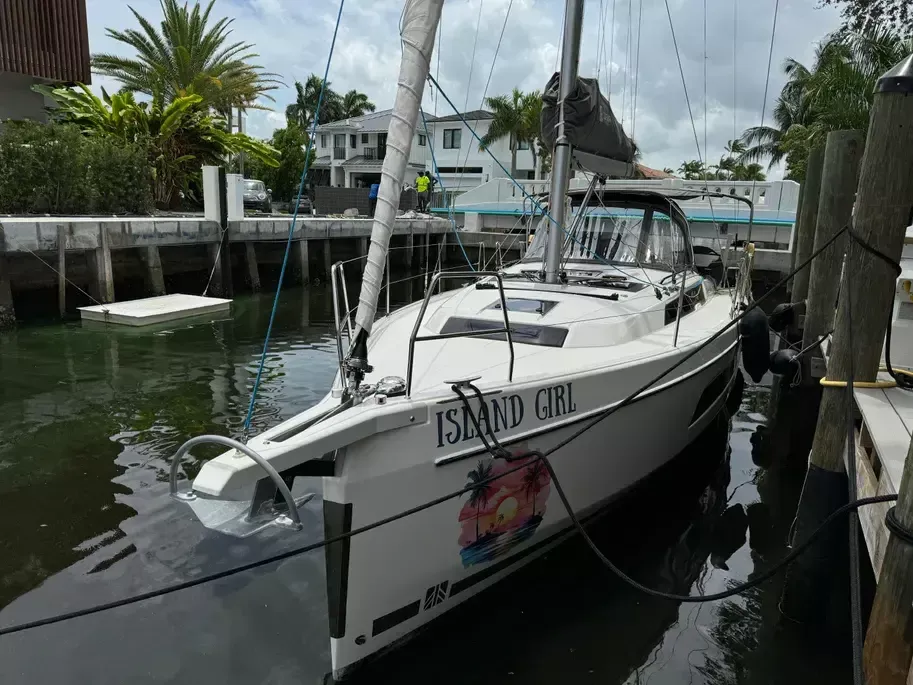 Dufour 37 | Island Girl