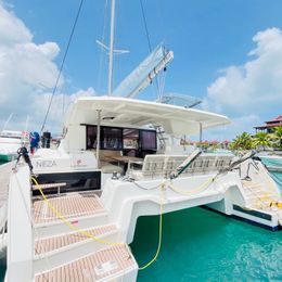 Fountaine Pajot Astrea 42 | Neza