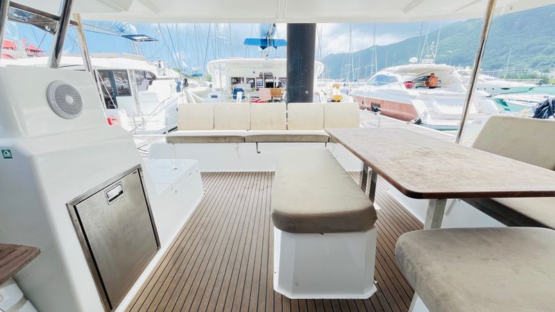 Fountaine Pajot Astrea 42 | Neza