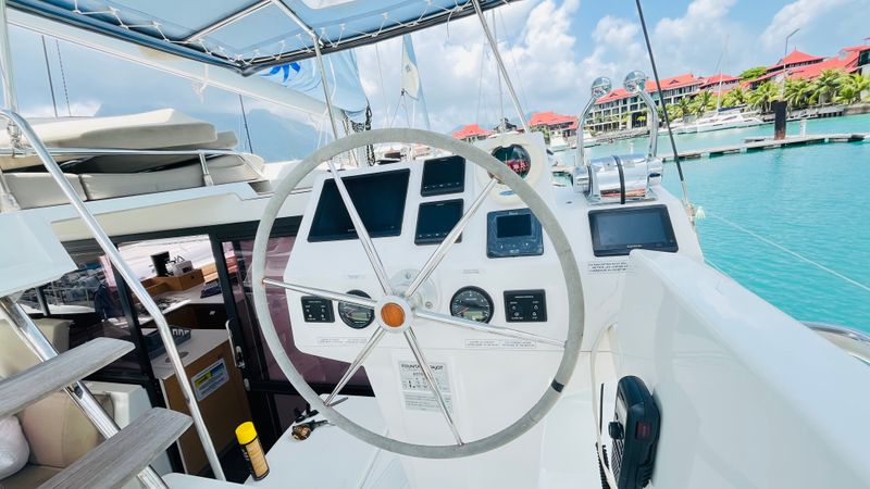 Fountaine Pajot Astrea 42 | Neza