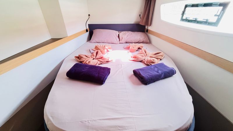 Fountaine Pajot Astrea 42 | Neza