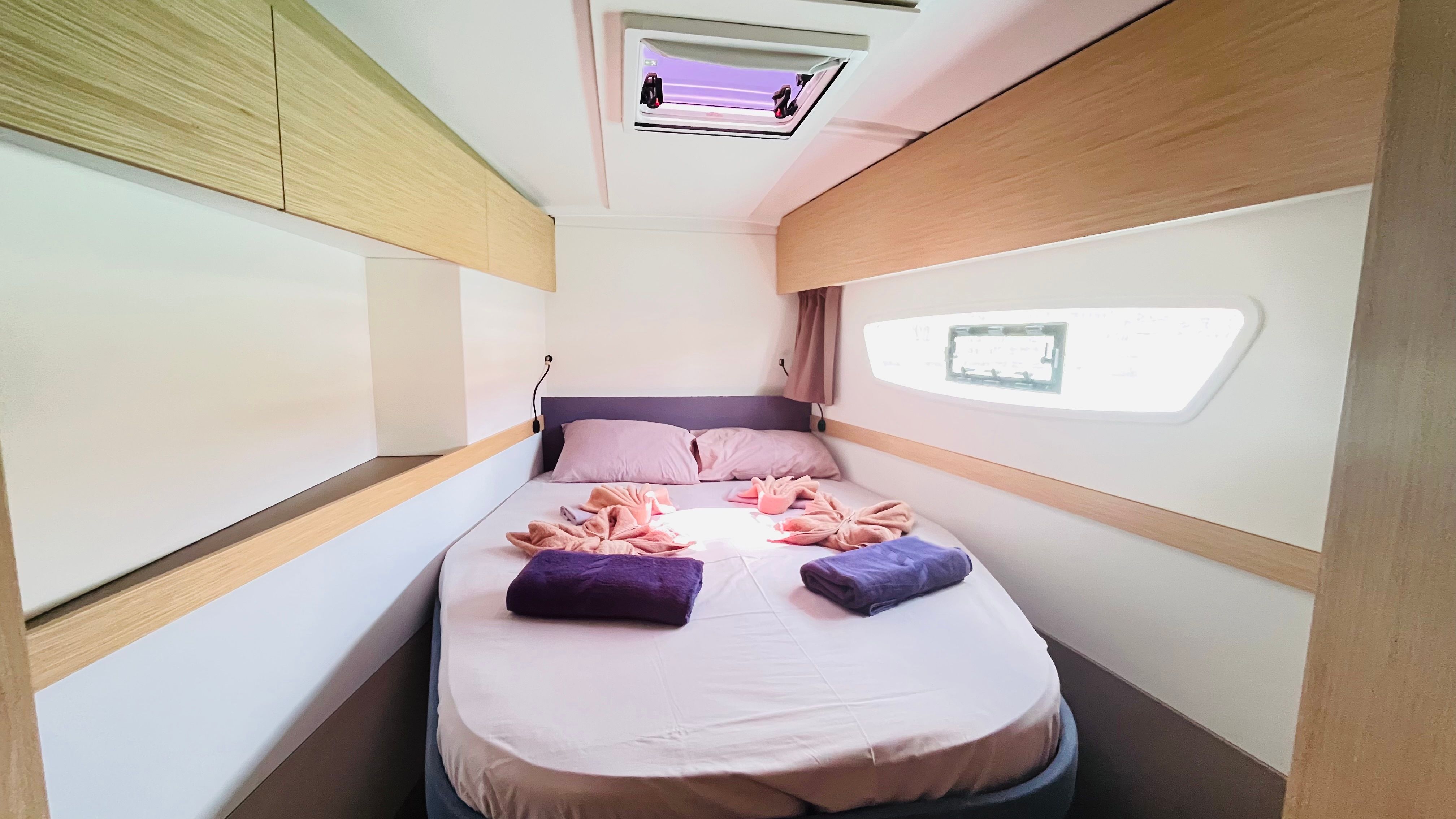 Fountaine Pajot Astrea 42 | Neza