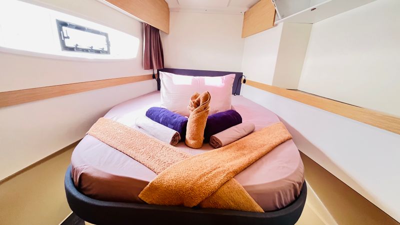 Fountaine Pajot Astrea 42 | Neza