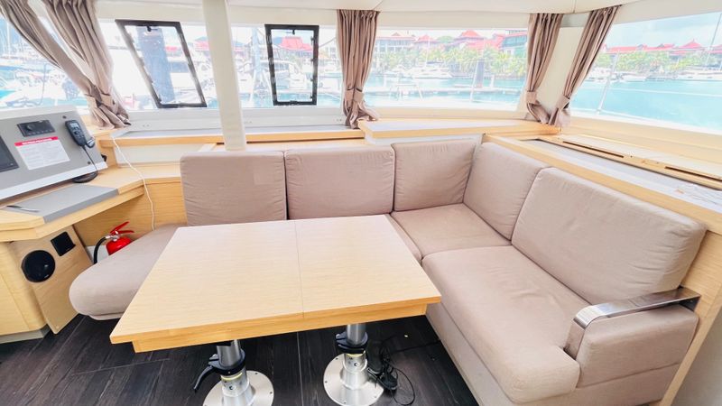 Fountaine Pajot Astrea 42 | Neza