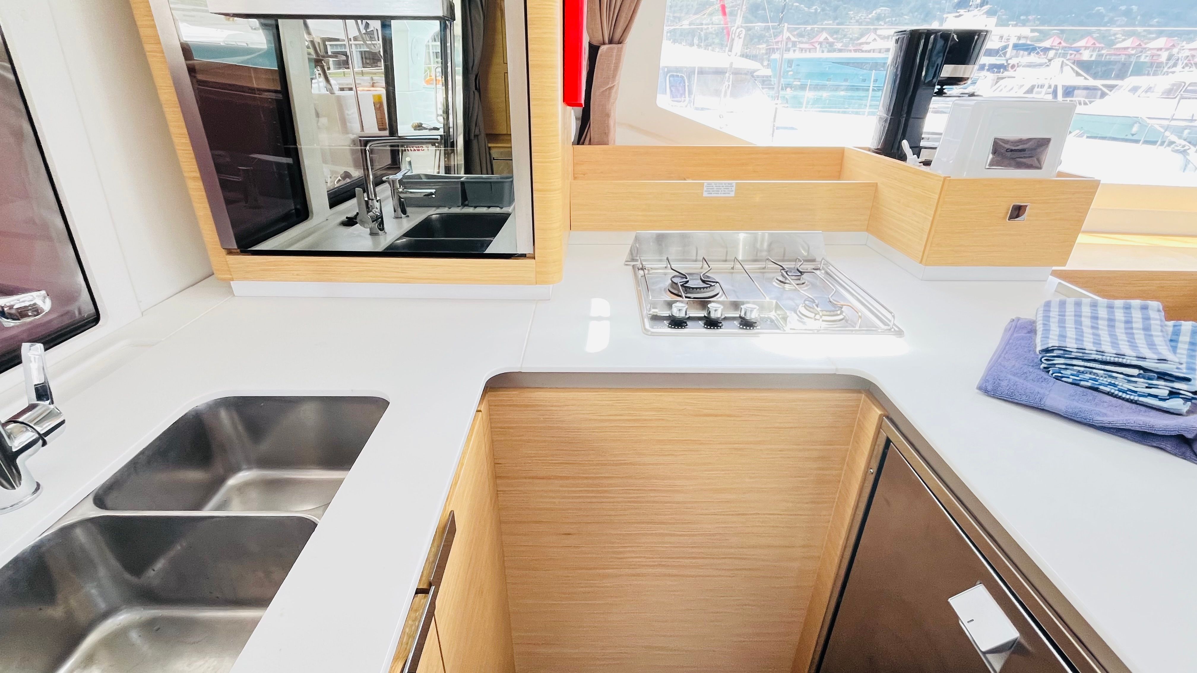 Fountaine Pajot Astrea 42 | Neza