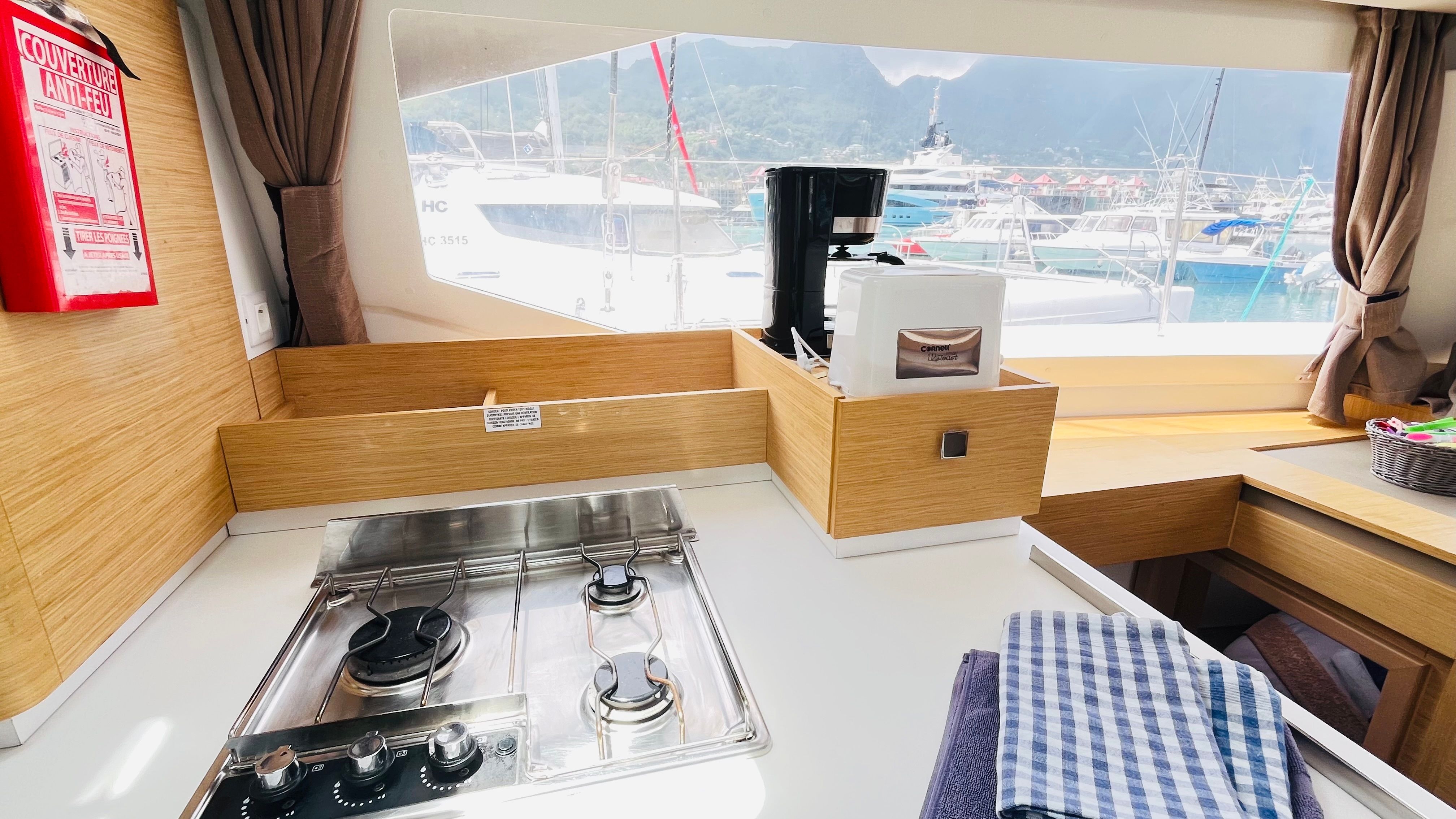 Fountaine Pajot Astrea 42 | Neza