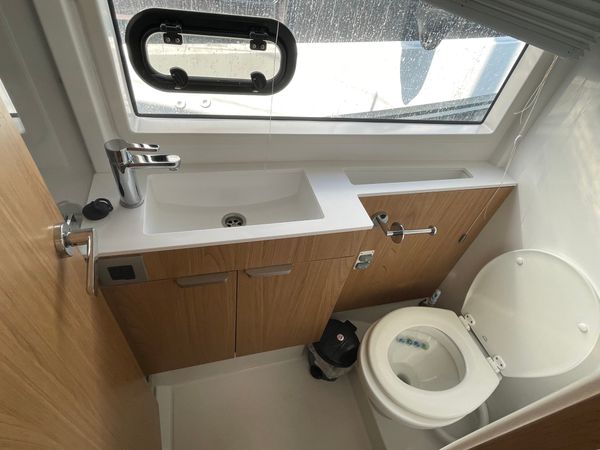 Bali Catsmart | First Flirt