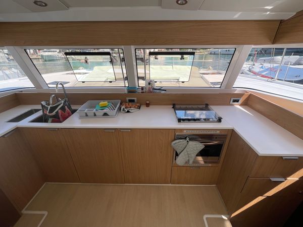 Bali Catsmart | First Flirt