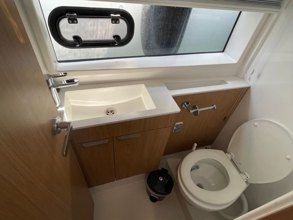 Bali Catsmart | First Flirt