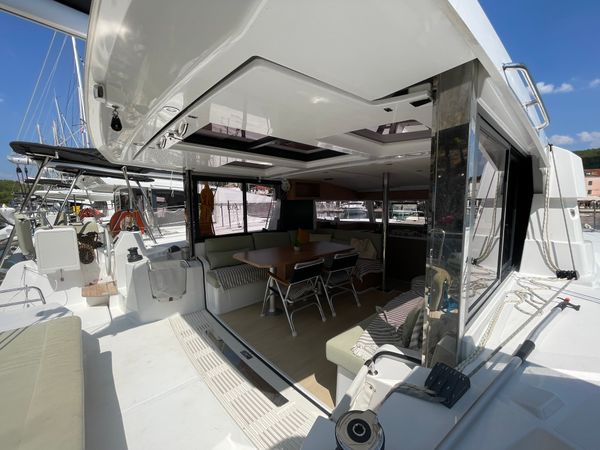 Bali Catsmart | First Flirt