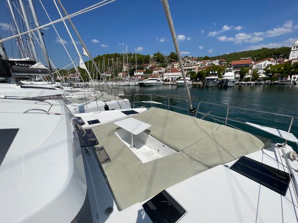 Bali Catsmart | First Flirt