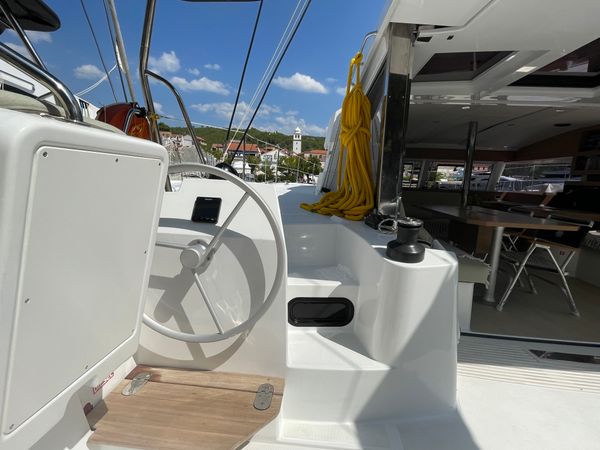 Bali Catsmart | First Flirt