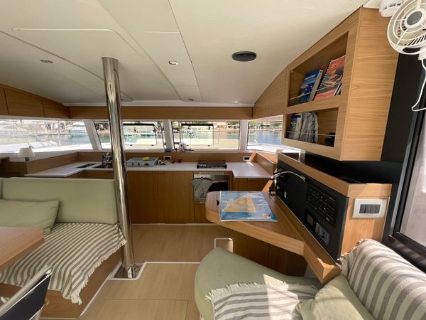 Bali Catsmart | First Flirt