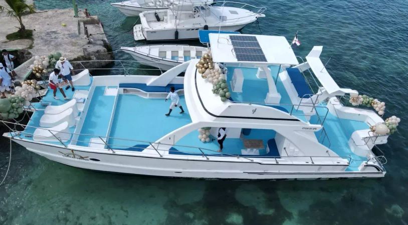 Custom Built 50 | Abierto 1