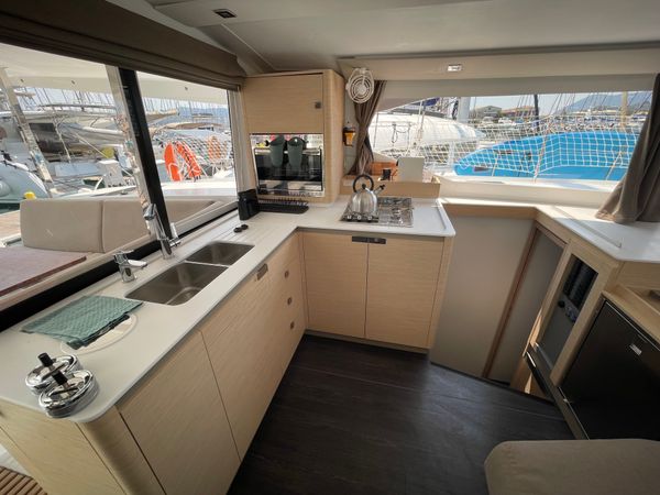 Fountaine Pajot Isla 40 | Nona