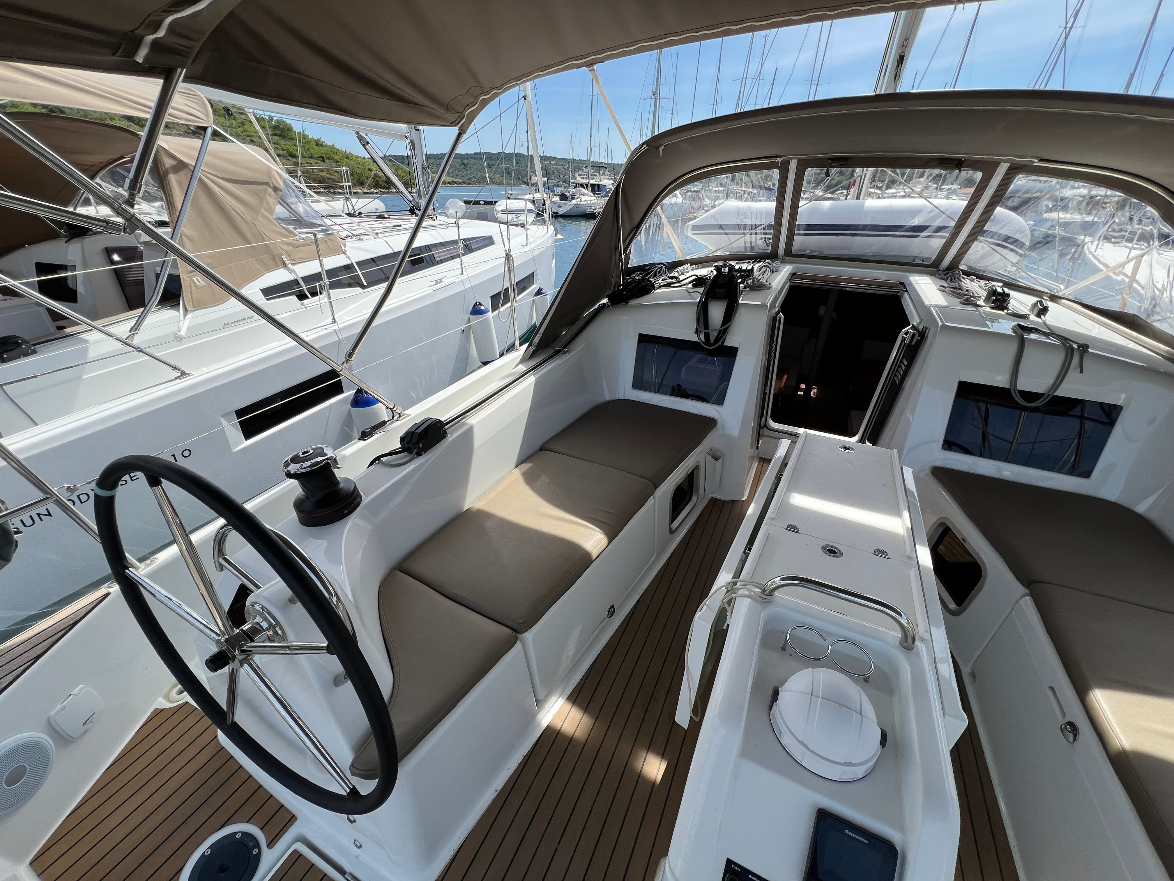 Jeanneau Sun Odyssey 410 | Oskar
