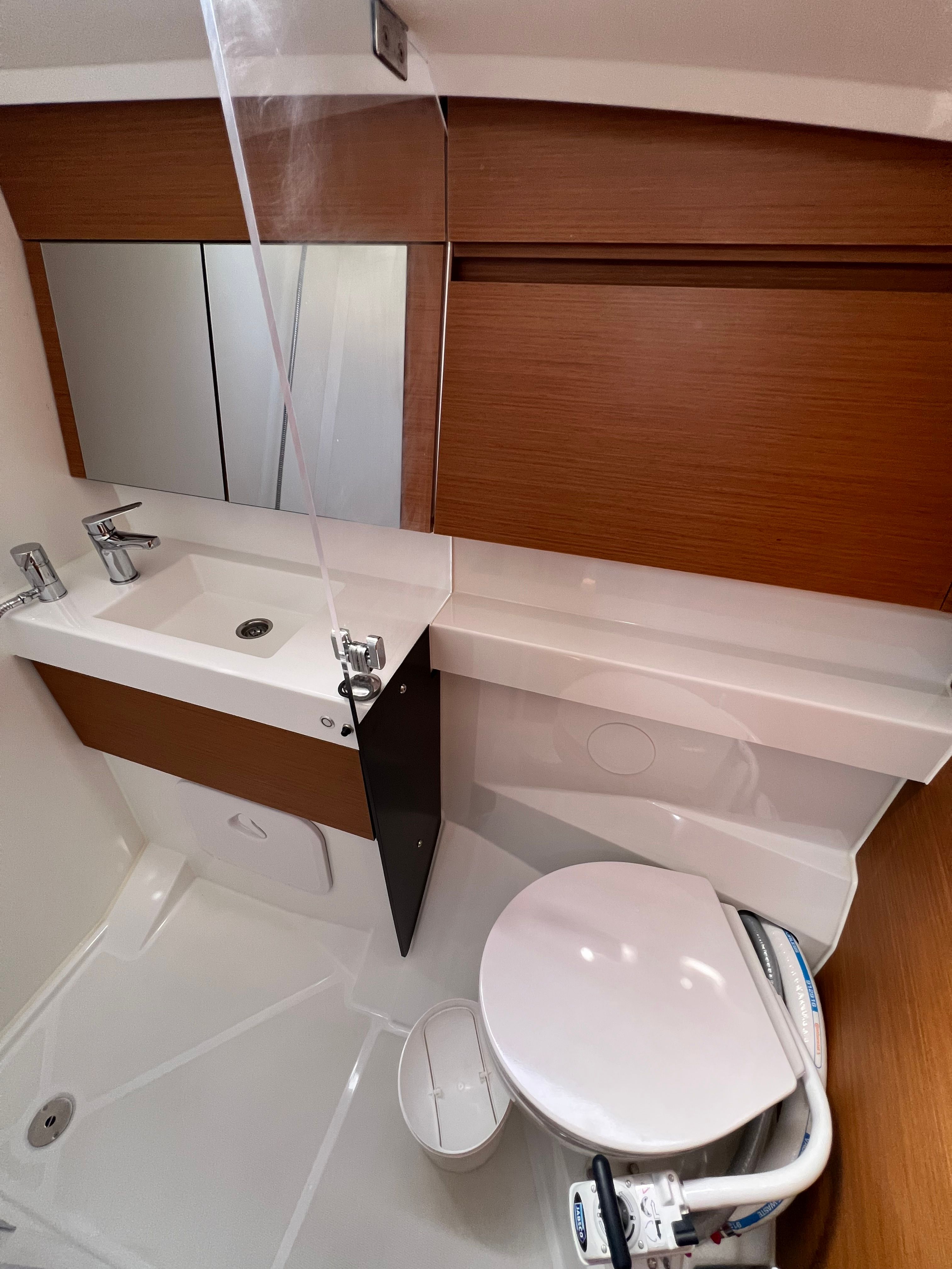 Jeanneau Sun Odyssey 410 | Oskar
