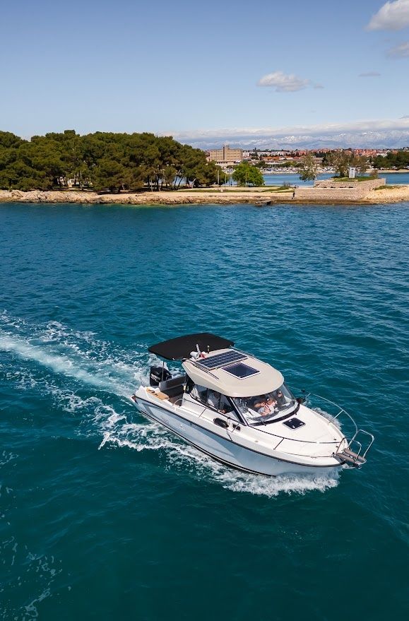 Beneteau Antares 780 | 15