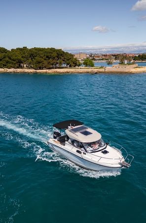 Beneteau Antares 780 | 15