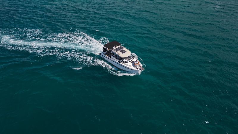 Beneteau Antares 780 | 15