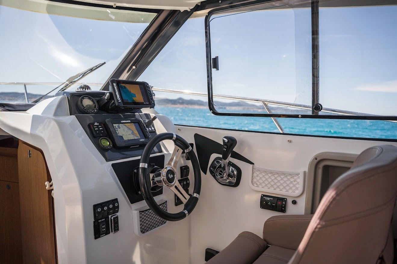Beneteau Antares 780 | 15