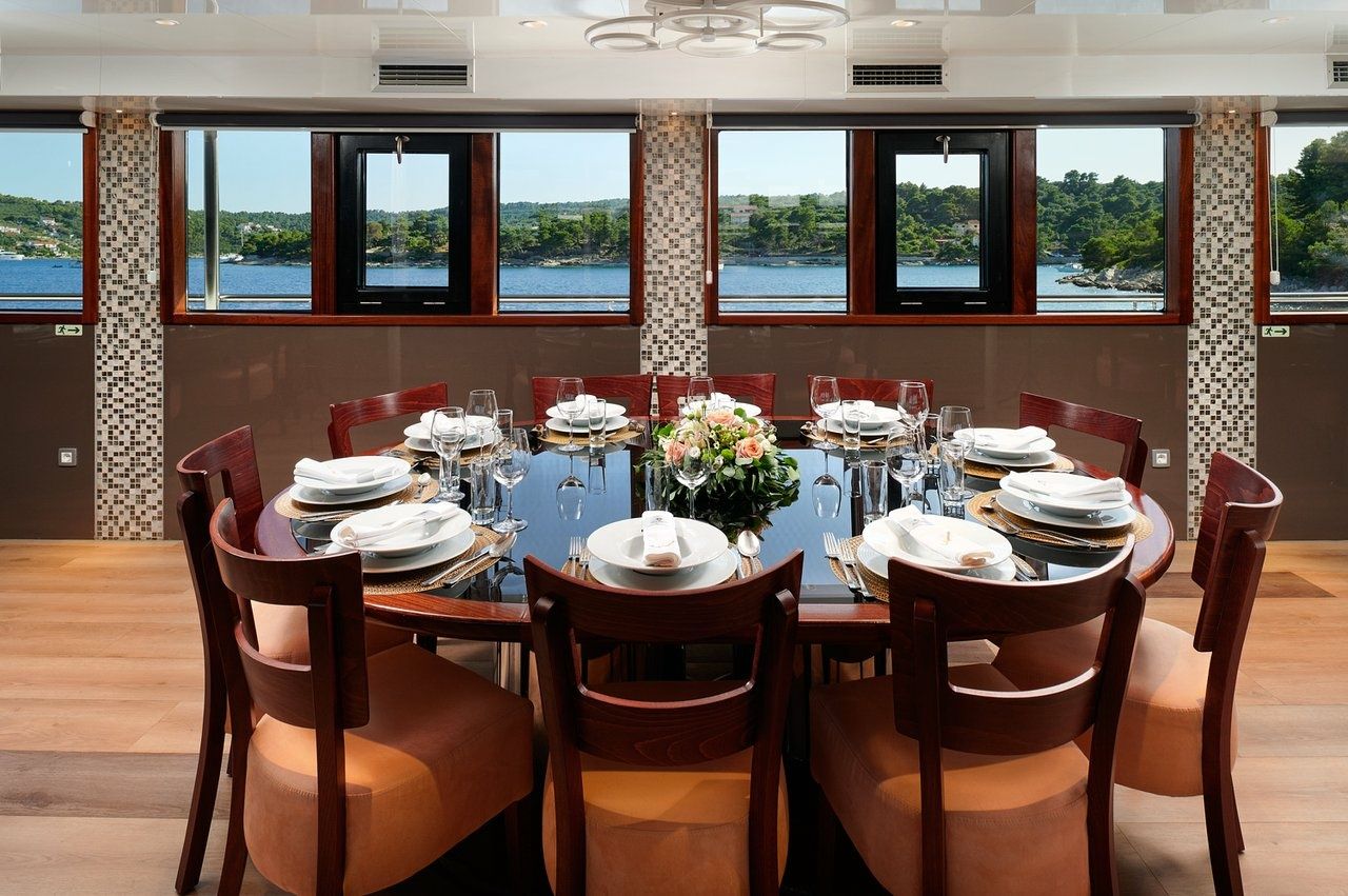 Custom Built 160 | Queen Eleganza