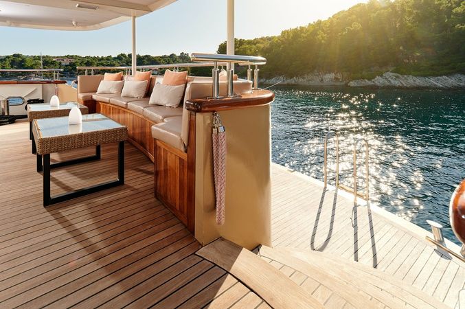 Custom Built 160 | Queen Eleganza