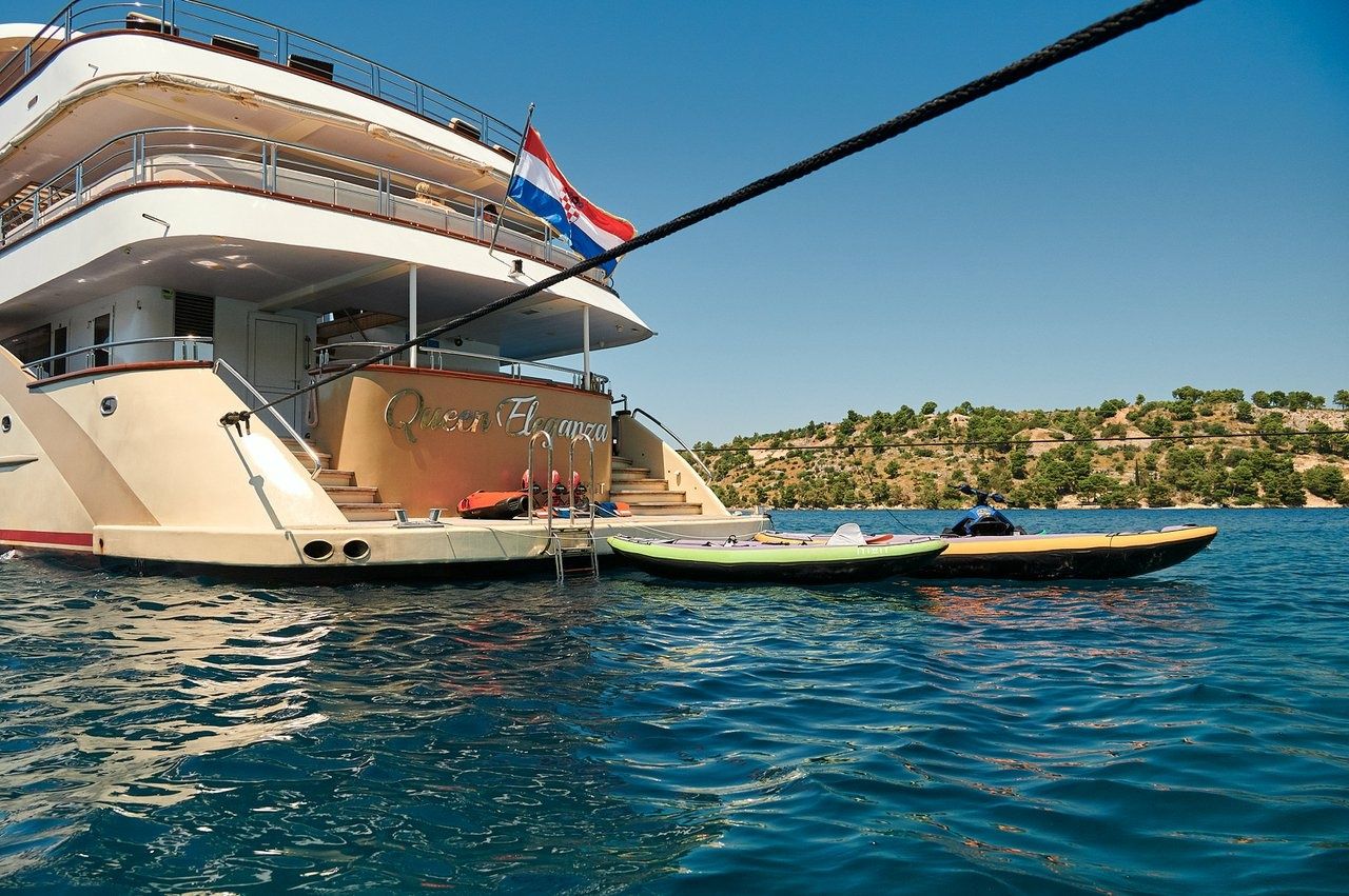 Custom Built 160 | Queen Eleganza