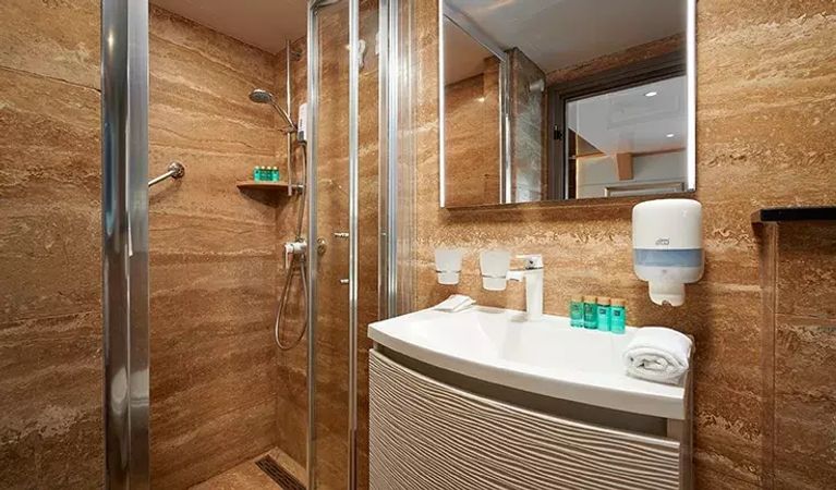 Custom Built 160 | Queen Eleganza