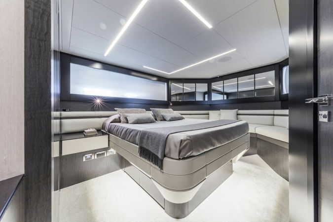 Pershing 8X | Walidia 83