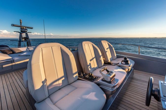 Pershing 8X | Walidia 83