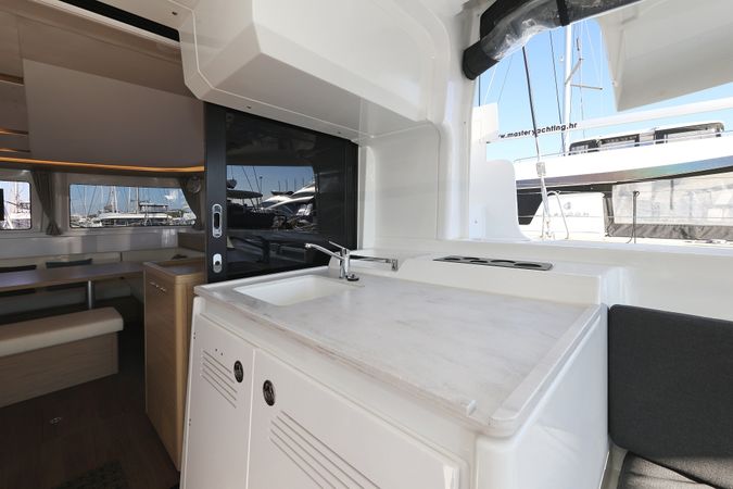 Lagoon 46 | Ship Happens