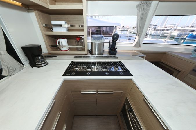 Lagoon 46 | Ship Happens